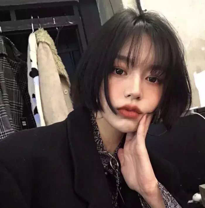 他是谁